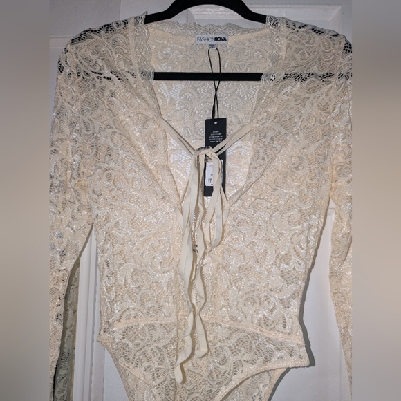 Fashionova Lace Bodysuit in Cream - Picture 4 of 4